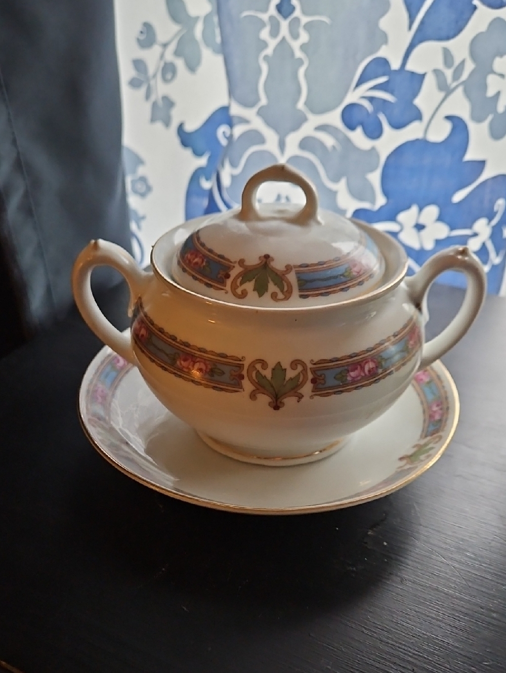 Ivory Porcelain Covered Sugar Bowl with Floral Banding and Gold Trim
